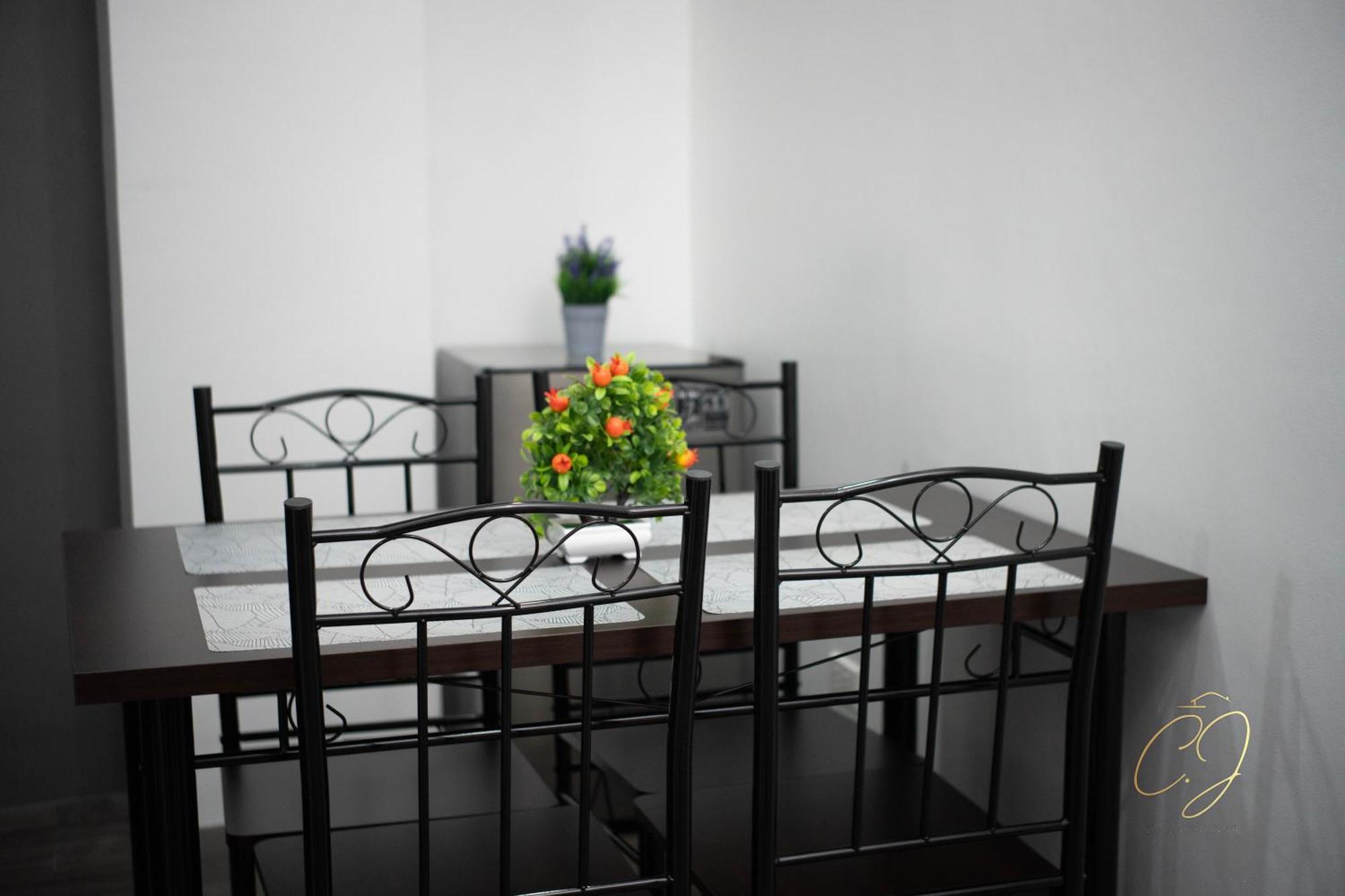 Cj Apartments Olongapo City Exteriör bild