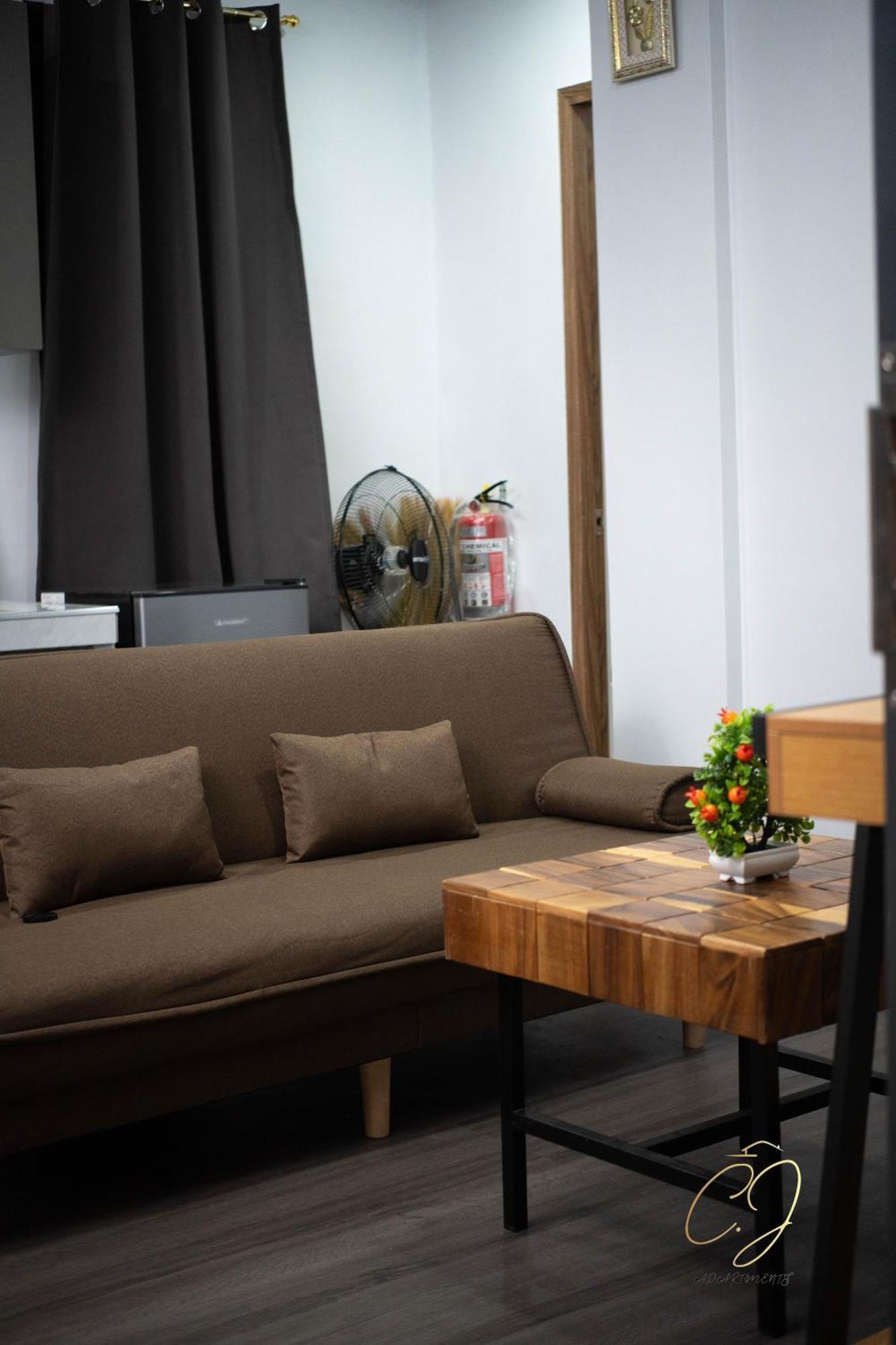Cj Apartments Olongapo City Exteriör bild